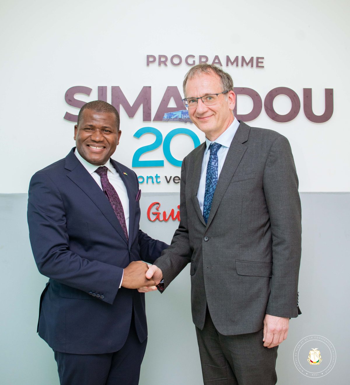 RENFORCEMENT DE LA COOPÉRATION ENTRE LA GUINÉE ET LE ROYAUME-UNI : LE MINISTRE ISMAEL NABE REÇOIT L’AMBASSADEUR DU ROYAUME-UNI