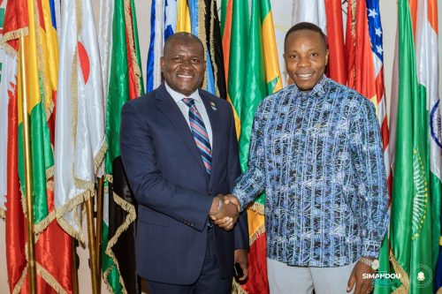 Une Retrouvaille Pleine d’Émotion : Ismaël Nabé et David Sengeh se retrouvent à Conakry