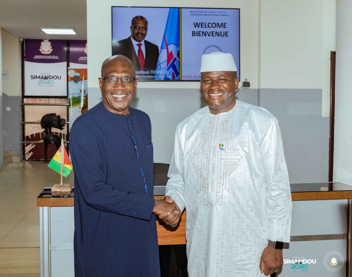 Quand l’Amitié Façonne l’Avenir Numérique : Le Ministre Ismaël NABE et Dr Hamadoun TOURE Scellent une Vision Commune pour une Afrique Connectée